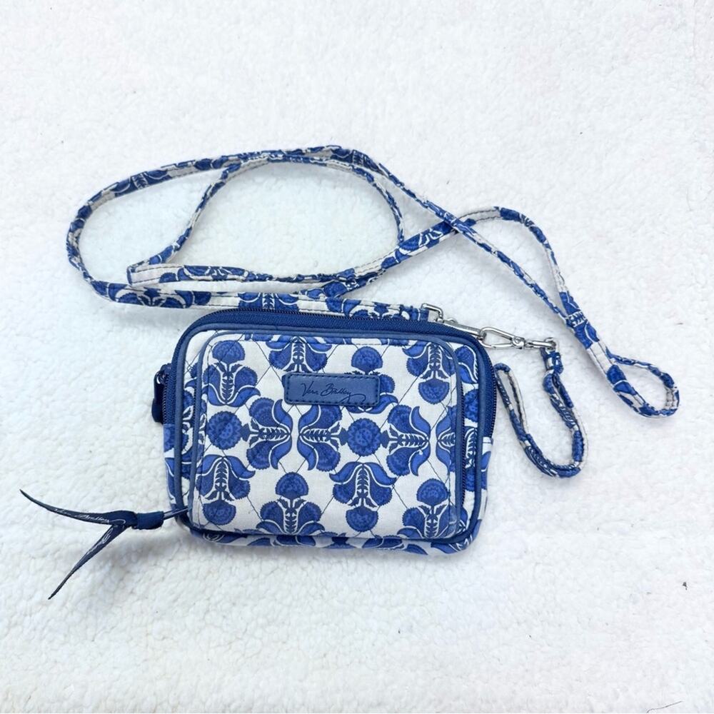 Vera Bradley Preppy Crossbody Wallet Blue White Lisbon Medallion Quilted Cotton